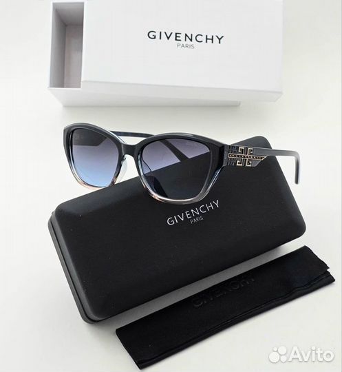 Солнцезащитные очки женские Givenchy