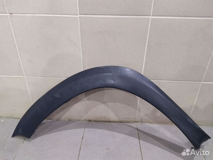 Накладка крыла левая перредняя Renault 82 01 653 1