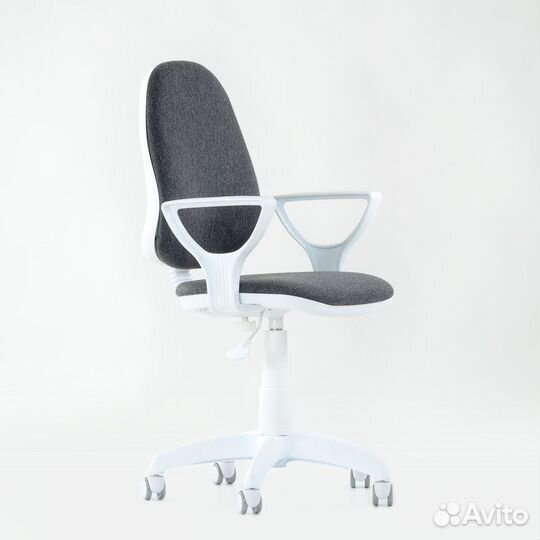 Офисное кресло Премьер, белый пластик, ткань серая