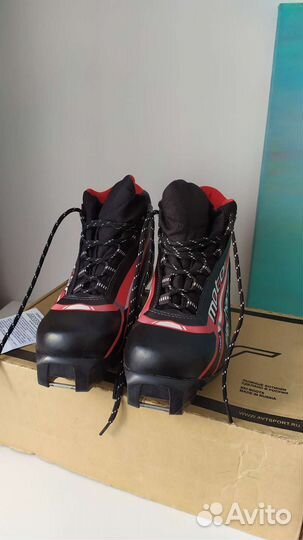 Лыжные ботинки 43 размер sns