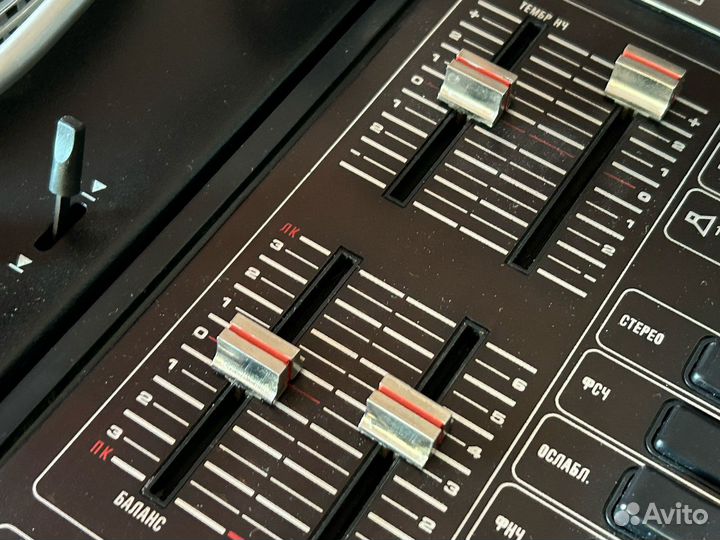 Арктур 004 Hi-Fi Стерео виниловый проигрыватель