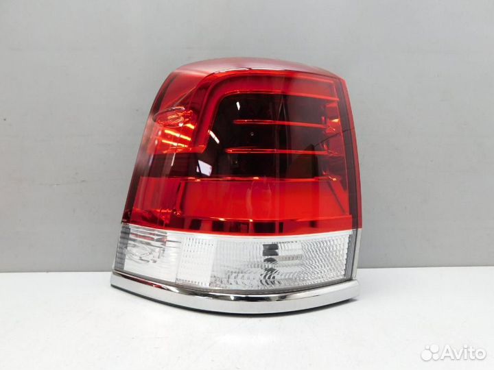 Фонарь задний наружный левый Toyota Land Cruiser