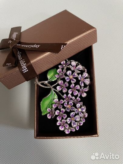 Брошь Сирень новая