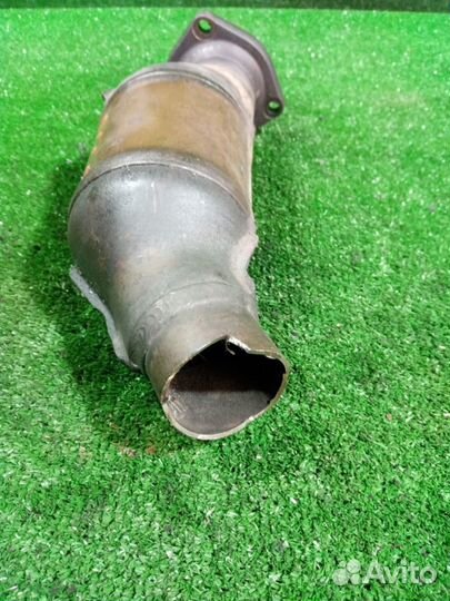 Катализатор передний правый Audi A6 C5 APS (2.4)