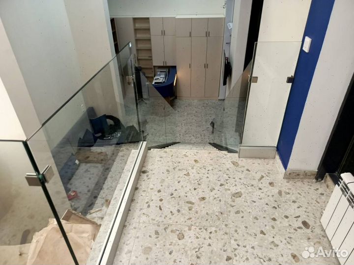 Стеклянные перила для лестниц