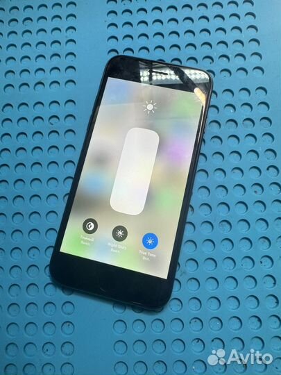 iPhone SE (2020), 64 ГБ