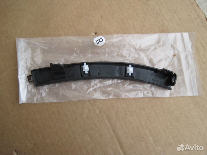 Молдинг переднего бампера правый Honda CR V 3 06-1