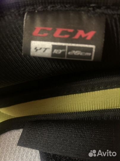 Нагрудник и наколенники хоккейный ccm
