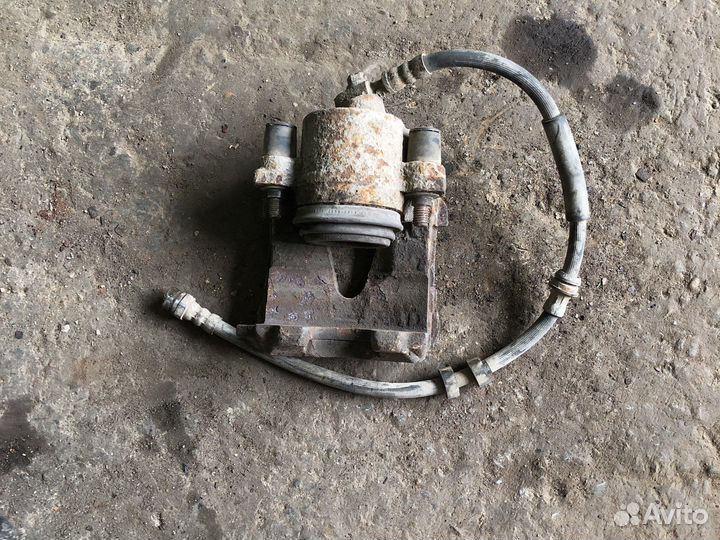 Volkswagen polo Суппорт