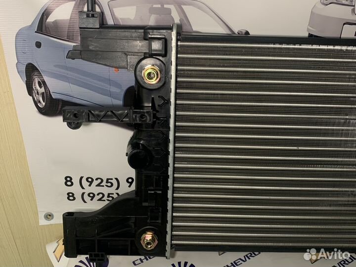 Радиатор охлаждения Chevrolet Cruze 1.8 AT