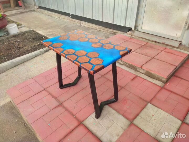 Журнальный столик