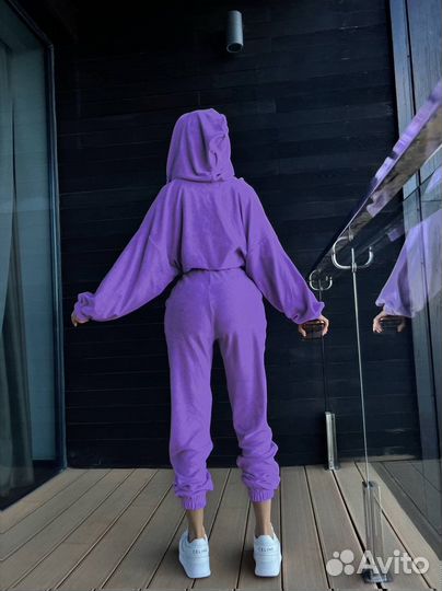 Спортивный костюм женский