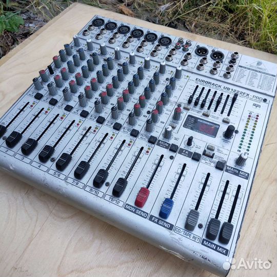 Микшерный пульт Behringer UB1222FX-PRO под ремонт