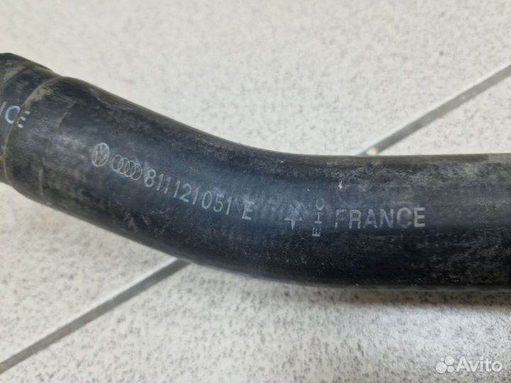 Патрубок радиатора нижний 811121051E Audi 80 B2