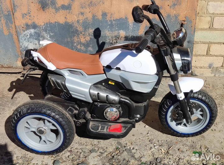 Детский трехколесный электромотоцыкл