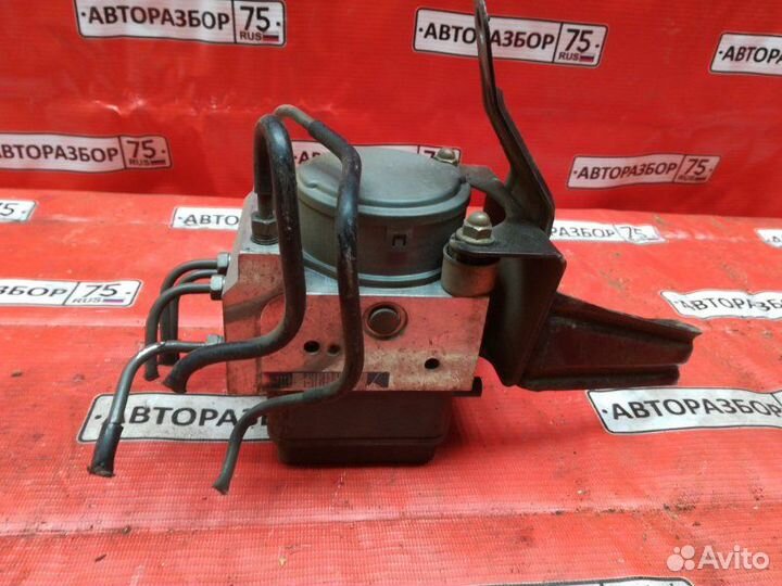 Блок abs Toyota Mark X GRX120 4grfse 2004