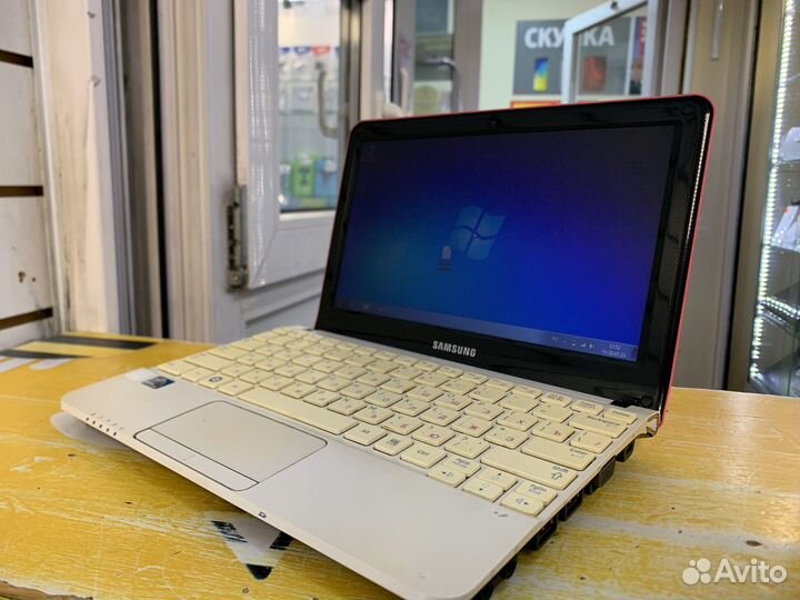 Ноутбук Samsung NC110 (1024x600