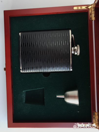 Подарочный набор с флягой