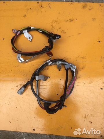 Трос ручника задний правый Subaru Outback EZ36