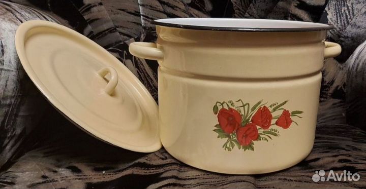 Кастрюля эмалированная большая