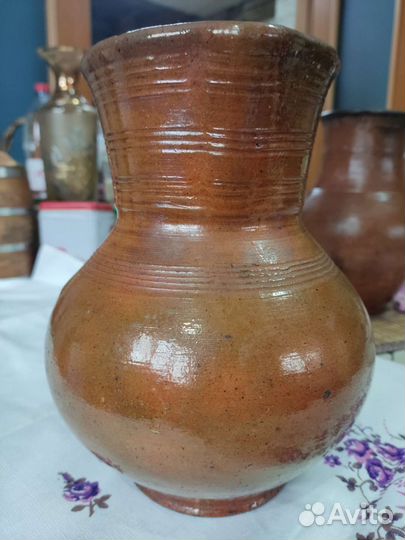 Глиняный кувшин старинный