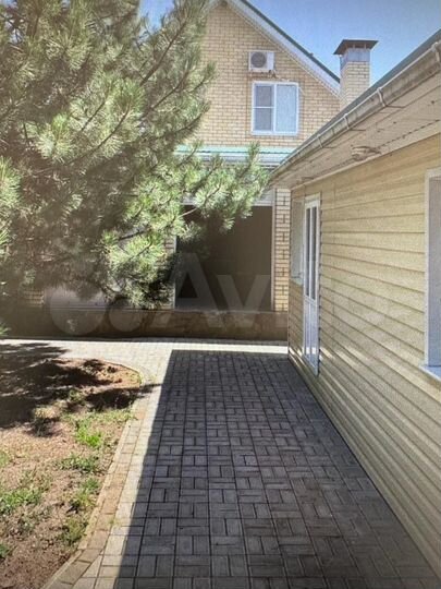 Дом 180,7 м² на участке 8 сот.