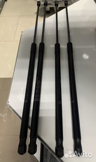 Амортизатор капота Toyota Camry v70