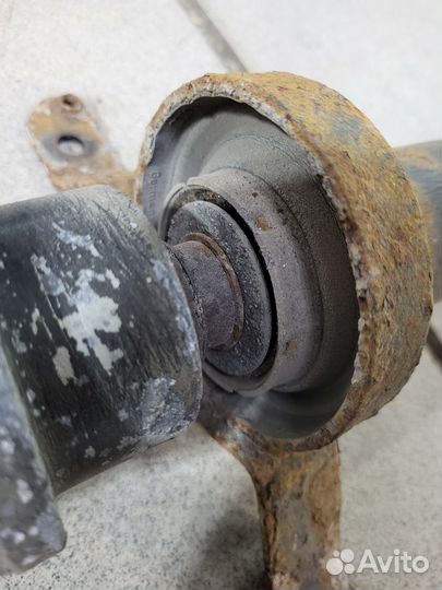 Карданный вал Audi A6 C6 3.2