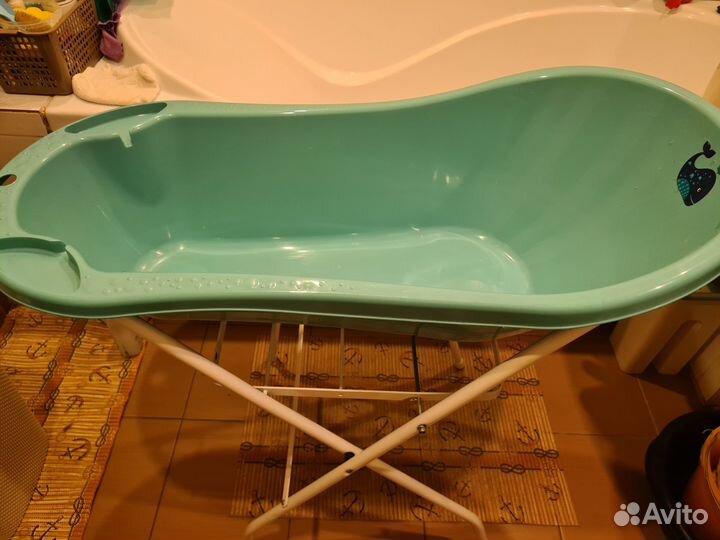 Детская ванночка для купания с подставкой
