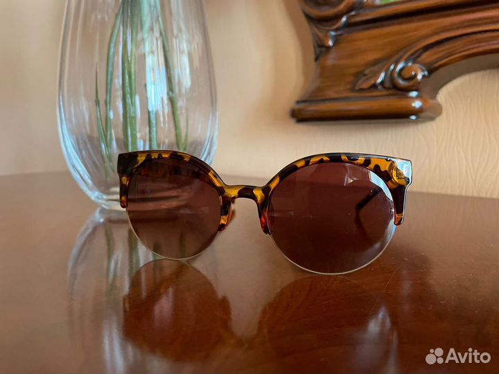 Солнцезащитные очки женские