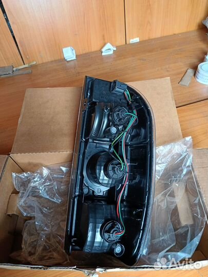 Фонарь Mazda BT-50 правый