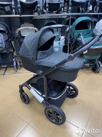 Britax Smile iii black