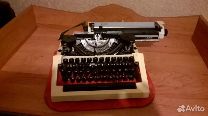 Пишущая печатная машинка возможен обмен