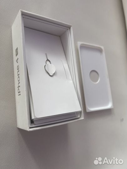 iPhone 4S, 16 ГБ
