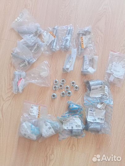 Развальные болты, сайлентблоки Nissan Pathfinder