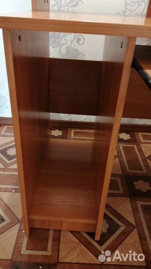 Письменный стол