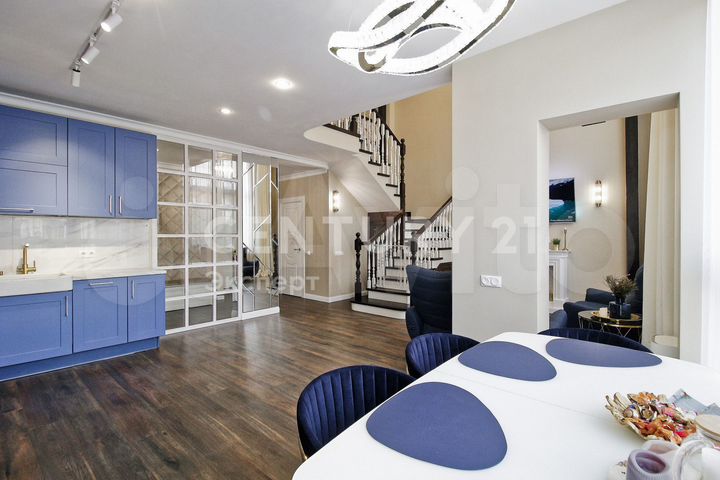 4-к. квартира, 127 м², 5/6 эт.