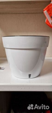 Горшок для цветов с автополивом