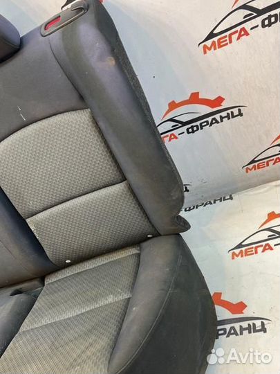 Сиденье заднее Mazda Mazda3 седан LF17 2005