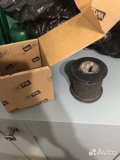 Сайлентблок рычага задней подвески / VW T-5