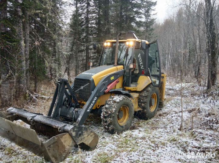 Услуги экскаватора-погрузчика Volvo bl71