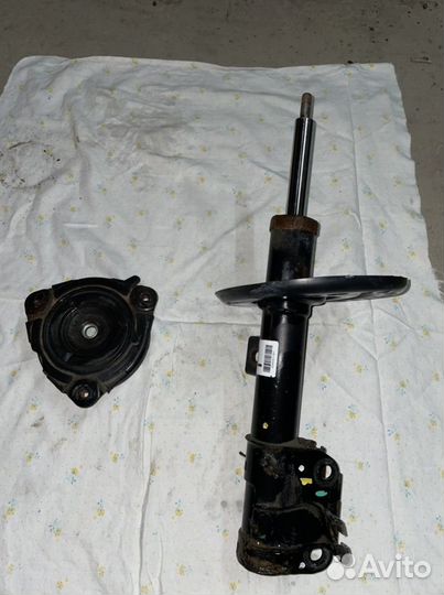 Стойка амортизатора Nissan teana L33