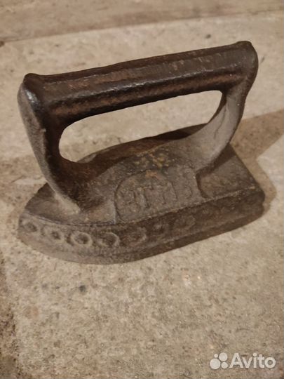Утюг чугунный старинный