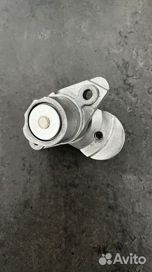 Натяжитель ремня генератора skoda oktavia A7