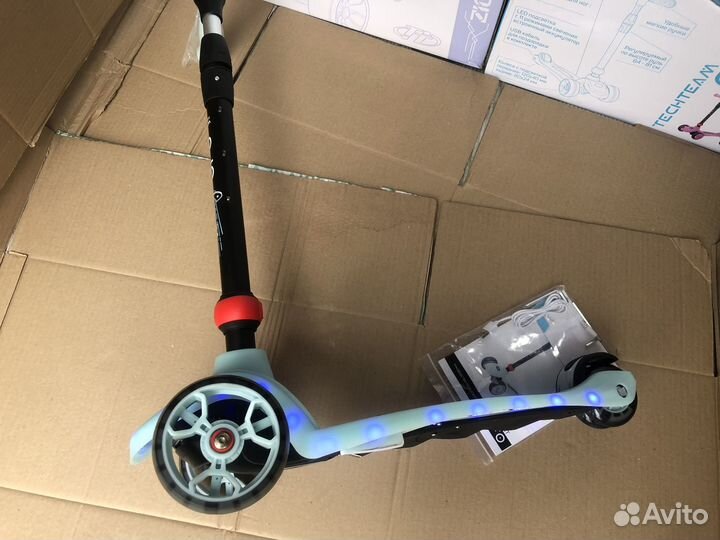 Детский трехколесный самокат