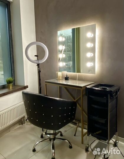 Рабочее место бровиста визажиста стилиста