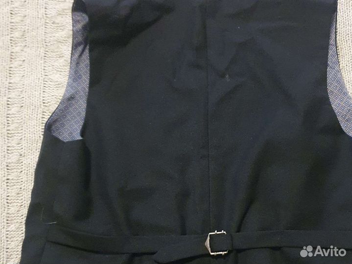 Черная школьная жилеткана мальчика 140