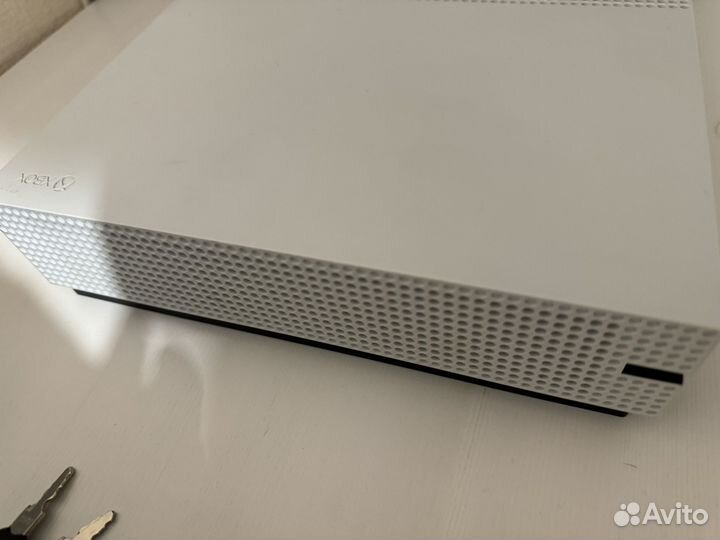 Xbox One s 1tb тушка