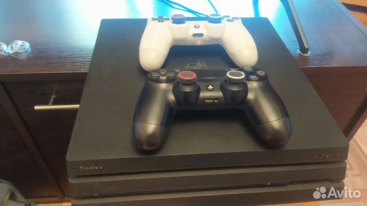 Игровая приставка ps4 pro 1tb