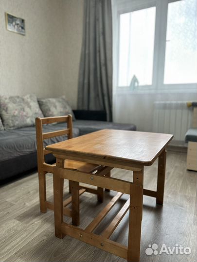 Детский стол со стулом